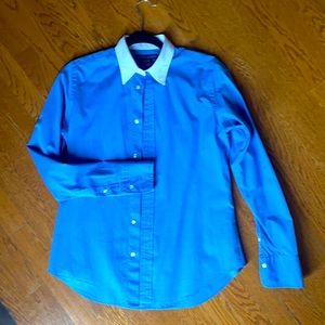 Like new! Slim fit Ralph Lauren shirt